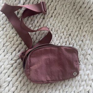 Lululemon Everywhere Belt Bag 1L